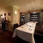 Ellington Hotel