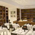 Ellington Hotel 4*