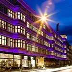 Hotel Ellington