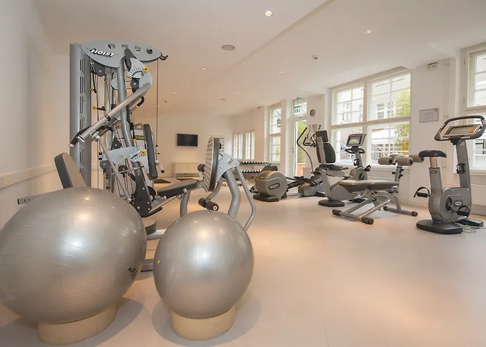 Ellington فندق 4*